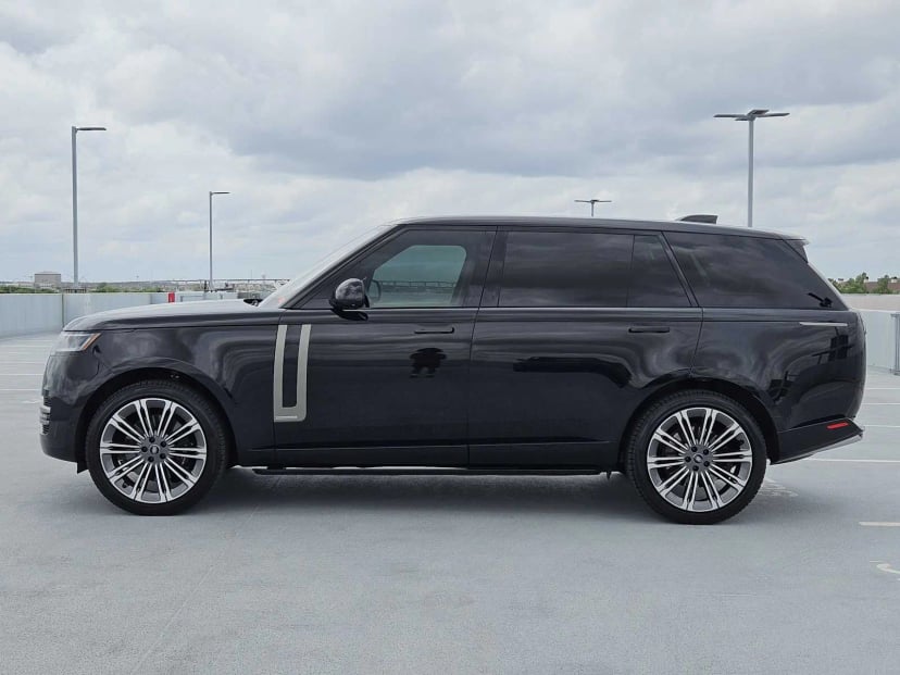 2023 Land Rover Range Rover - Image 4
