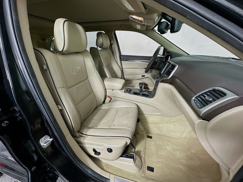 2014 Jeep Grand Cherokee - Image 29