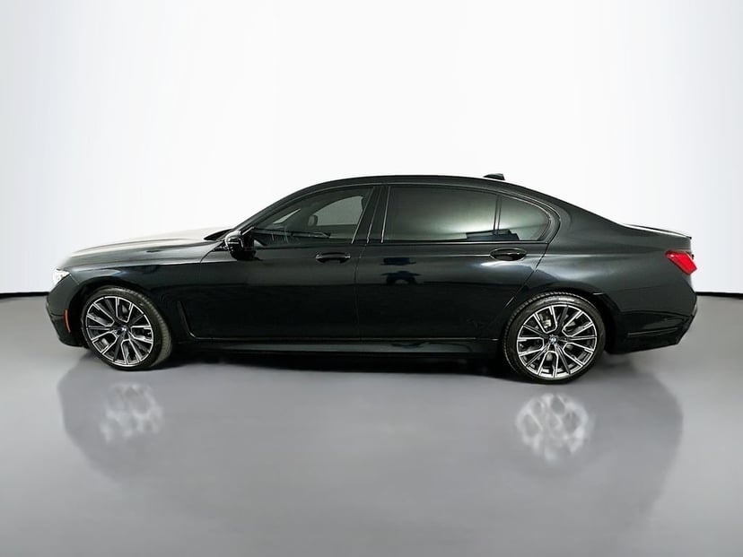 2022 BMW 7 Series - Image 8