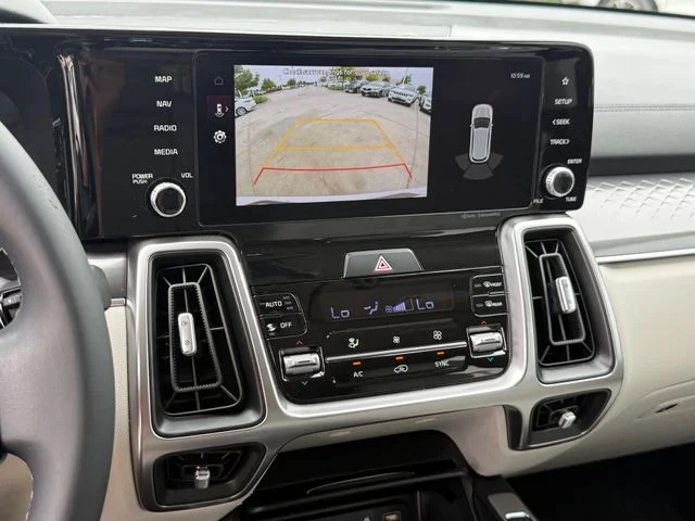 2023 Kia Sorento - Image 18