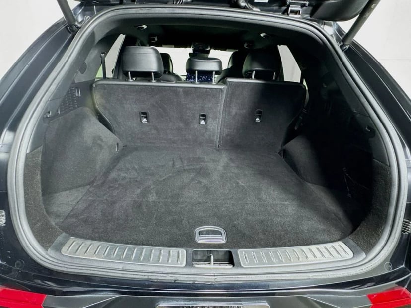 2022 Genesis GV70 - Image 31