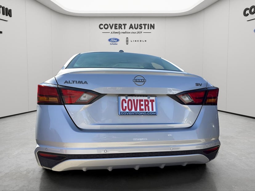 2024 Nissan Altima - Image 4