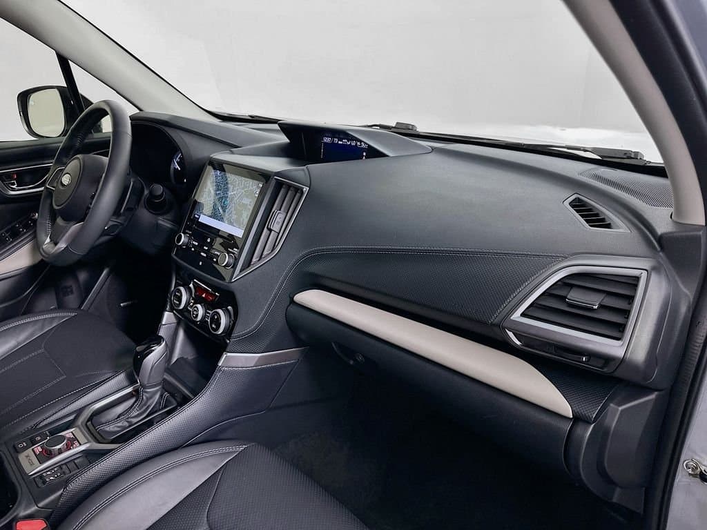 2022 SUBARU Forester - Image 31