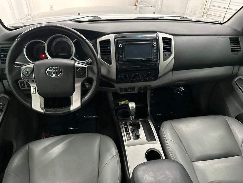 2015 Toyota Tacoma - Image 16