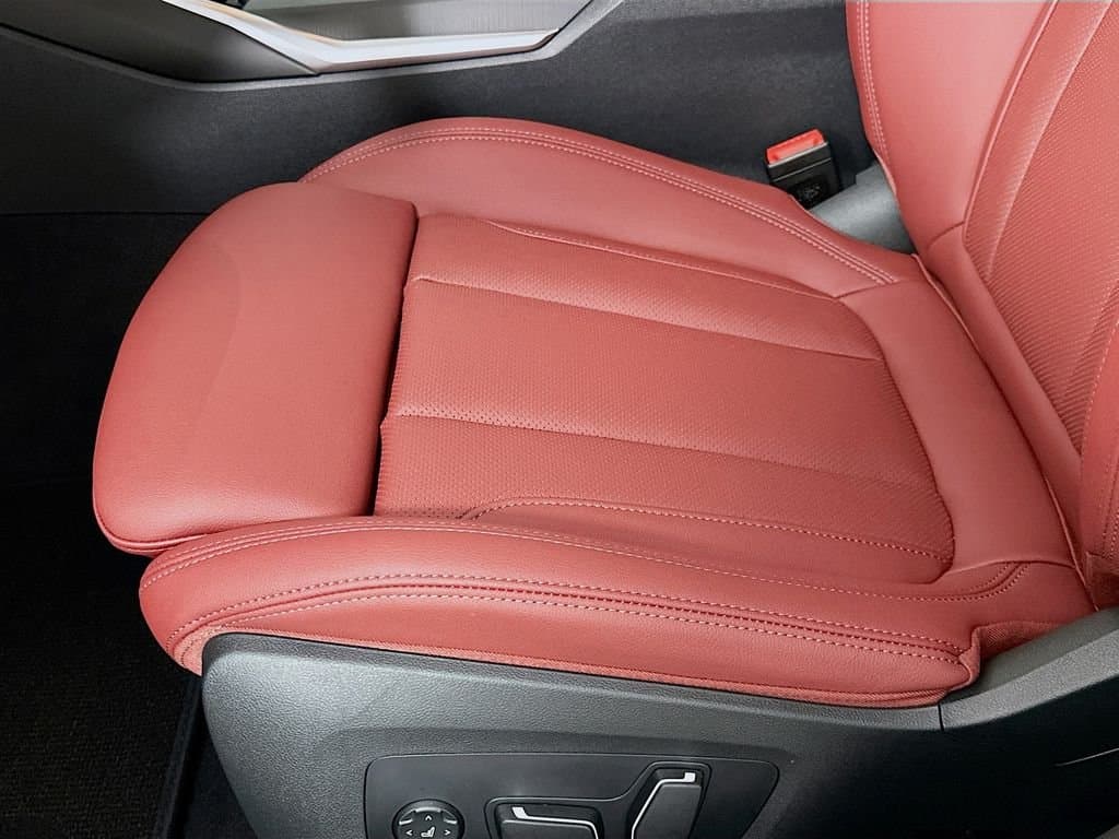 2026 BMW 3 Series - Image 21