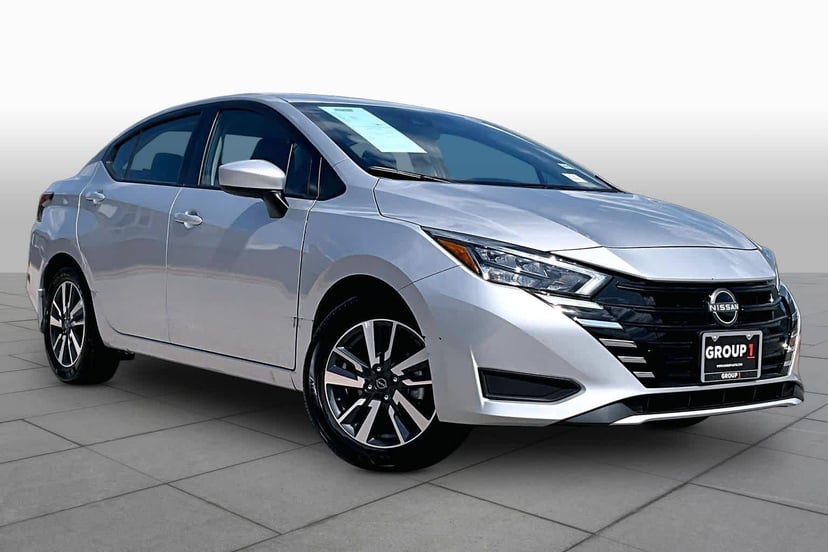 2025 Nissan Versa - Image 3