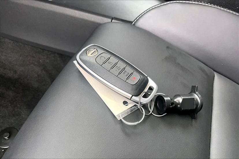 2023 Nissan Rogue - Image 15