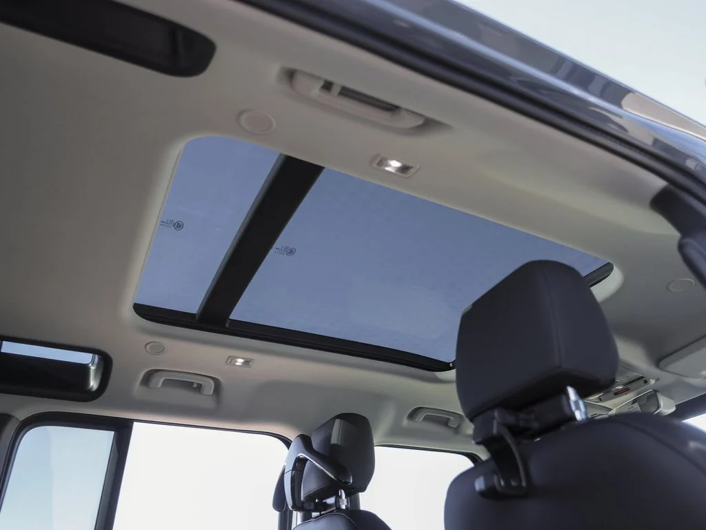 2026 Land Rover Defender 110 - Image 37