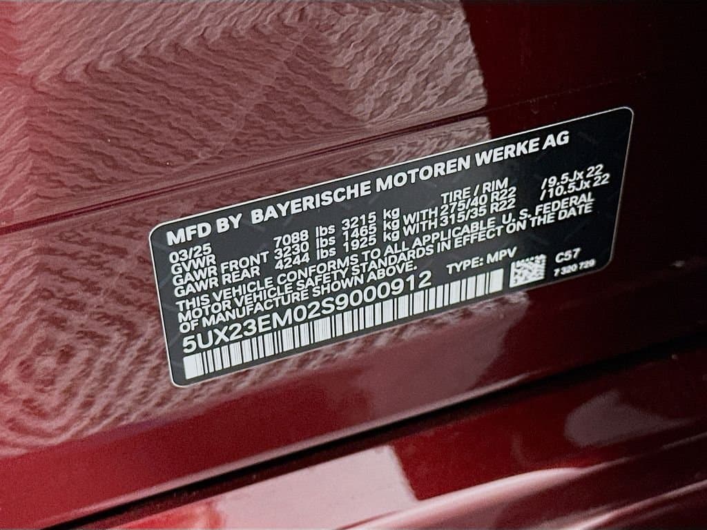 2025 BMW X7 - Image 24