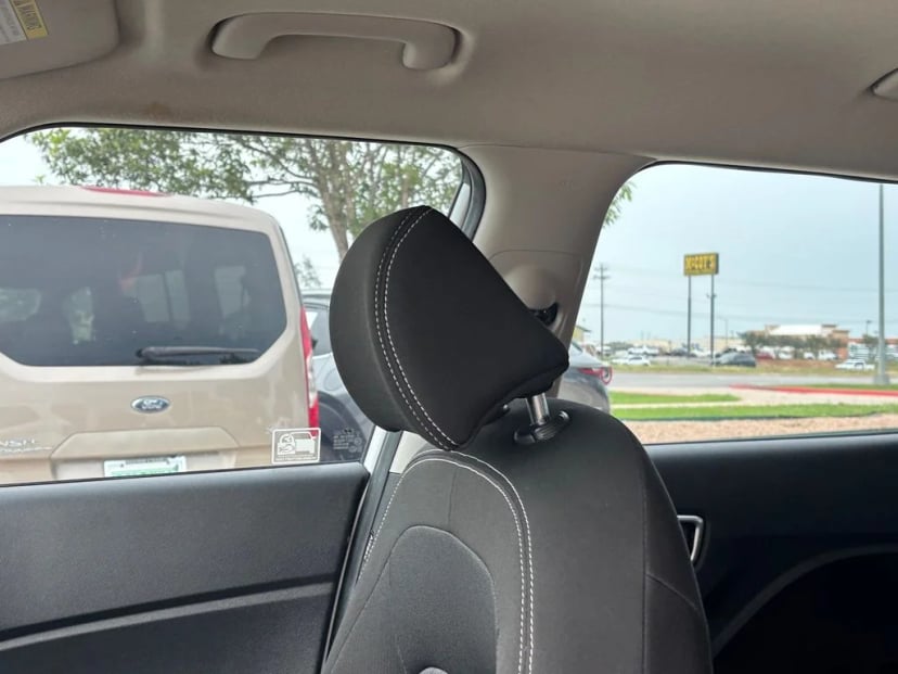 2021 Hyundai Venue - Image 11