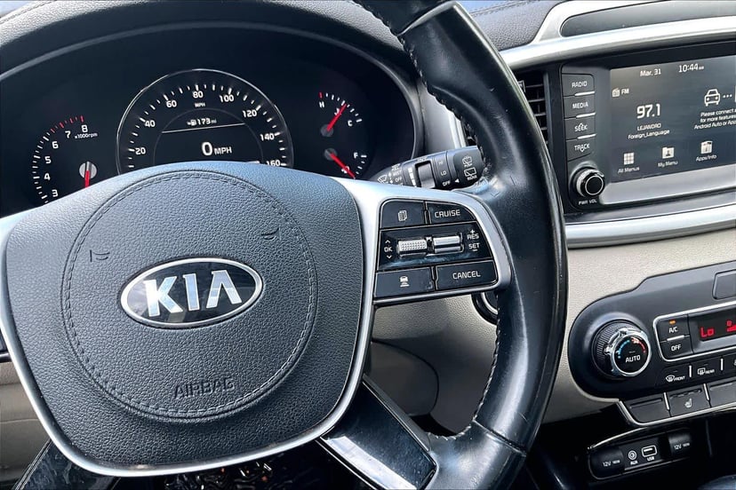 2020 Kia Sorento - Image 25