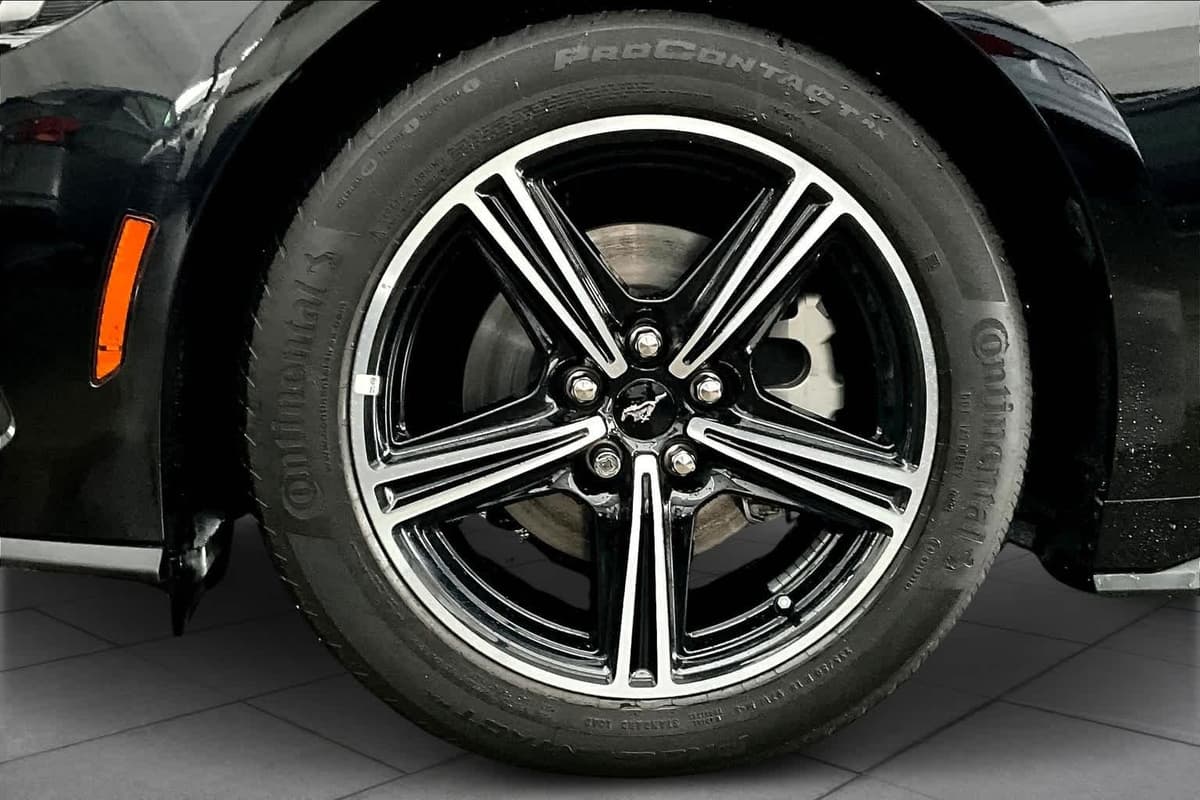 2024 Ford Mustang - Image 9