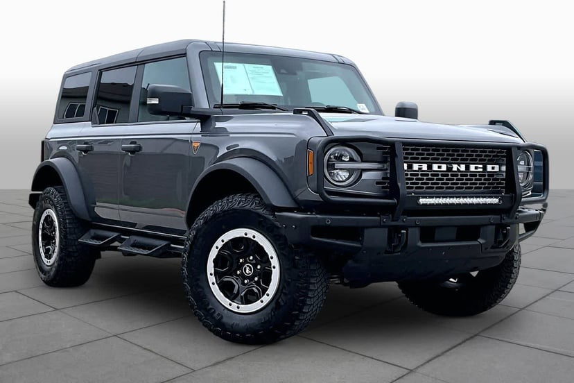 2023 Ford Bronco - Image 1