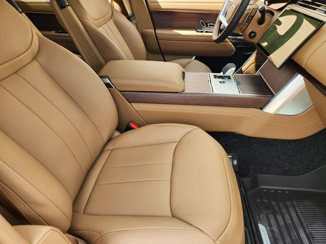 2026 Land Rover Range Rover - Image 13