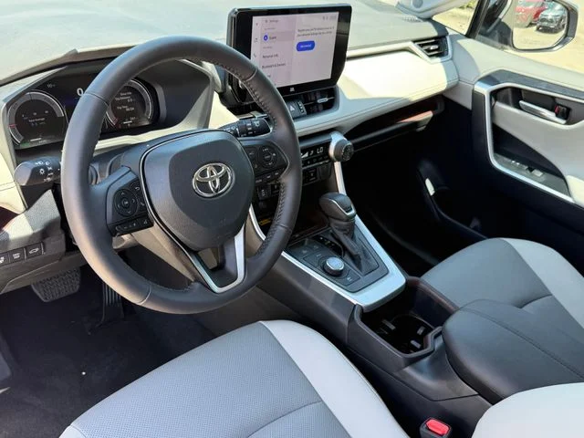 2023 Toyota RAV4 Hybrid - Image 10