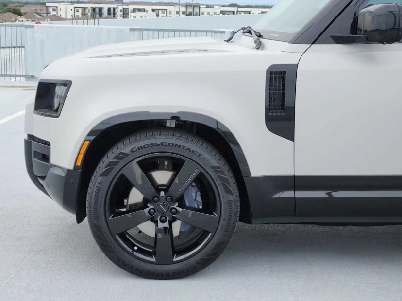2026 LAND ROVER Defender 130 - Image 8