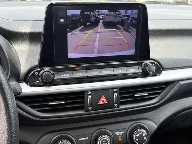 2023 Kia Forte - Image 18