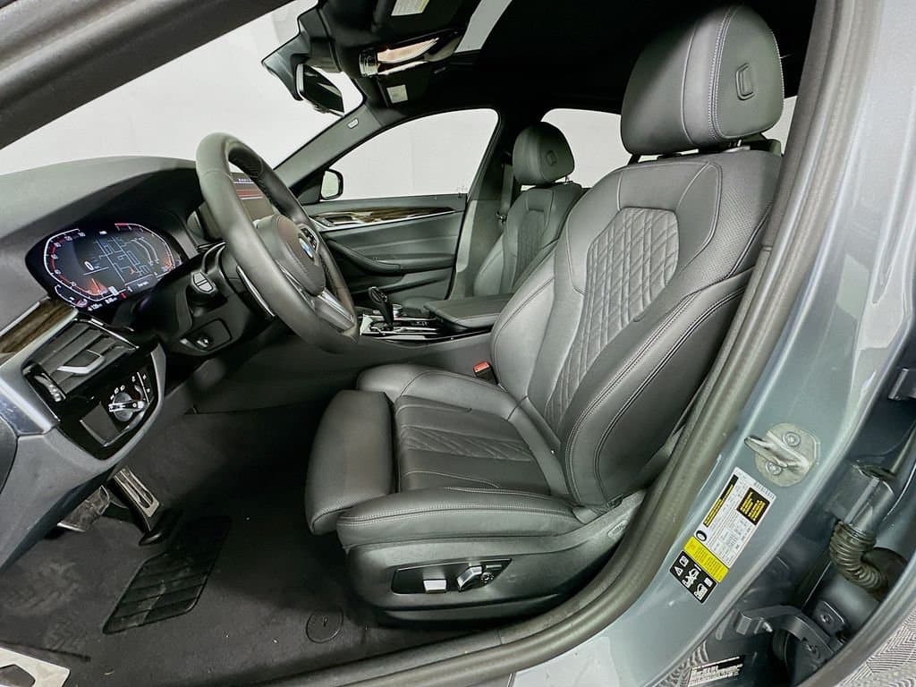 2023 BMW 5 Series - Image 21