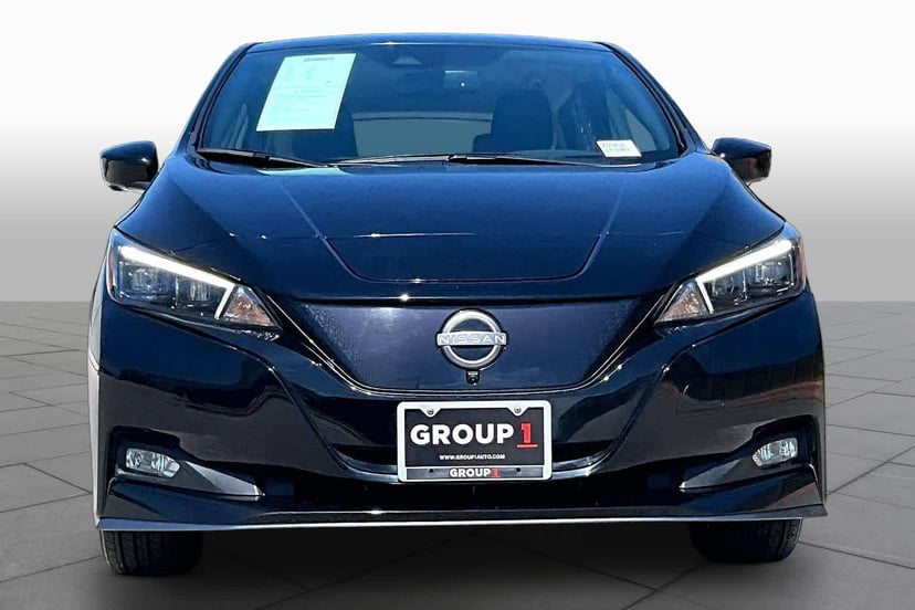 2025 Nissan LEAF - Image 2