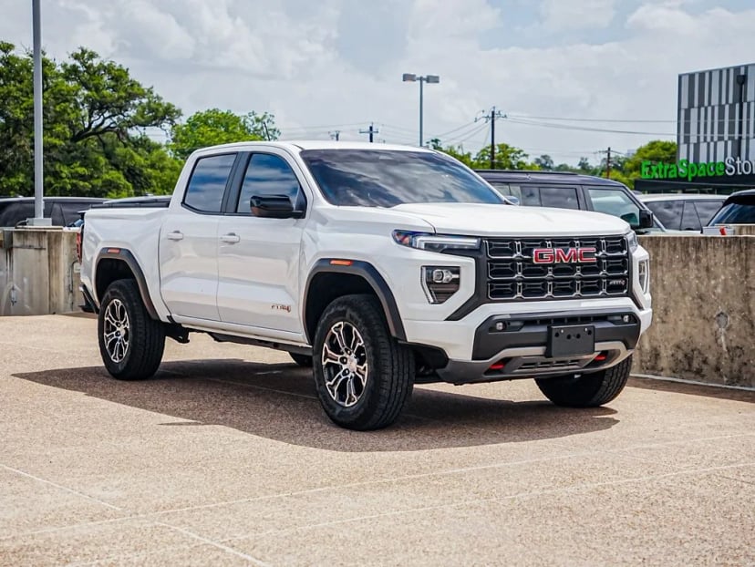 2025 GMC Canyon - Image 11