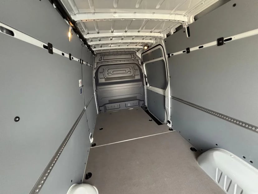 2025 Mercedes-Benz Sprinter 2500 - Image 24