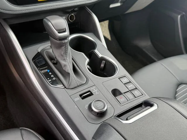 2025 Toyota Highlander - Image 45
