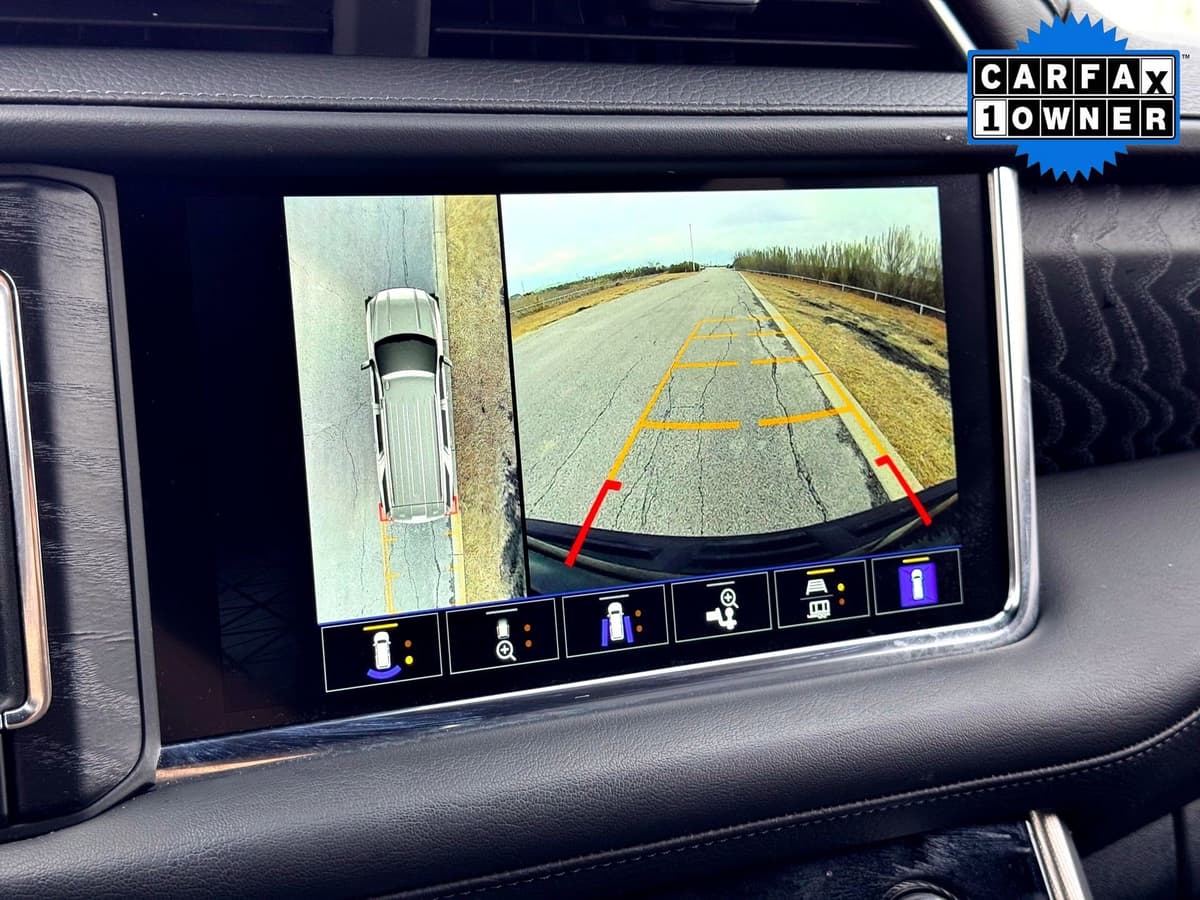 2024 GMC Yukon - Image 32