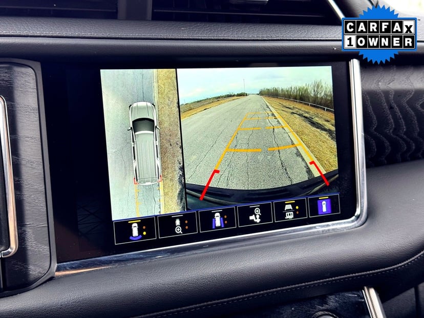 2024 GMC Yukon - Image 32