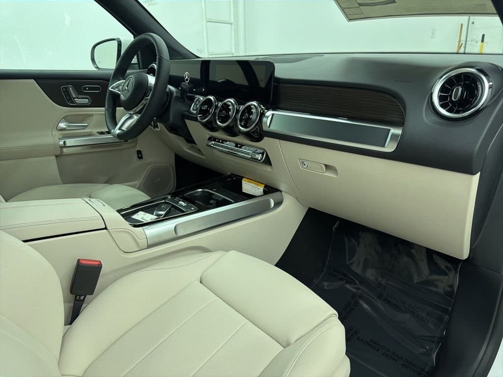 2026 MERCEDES-BENZ GLB - Image 28