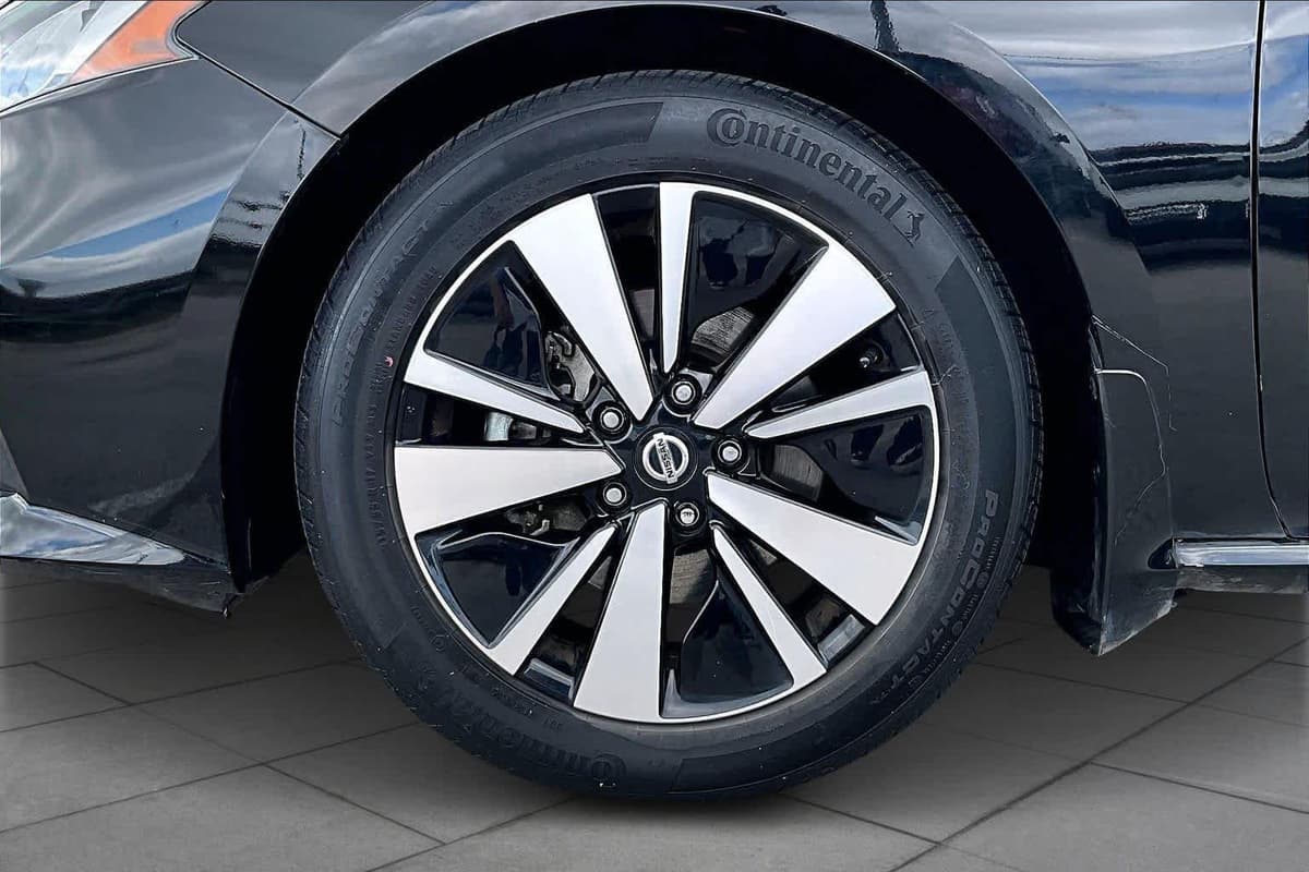 2022 Nissan Altima - Image 11