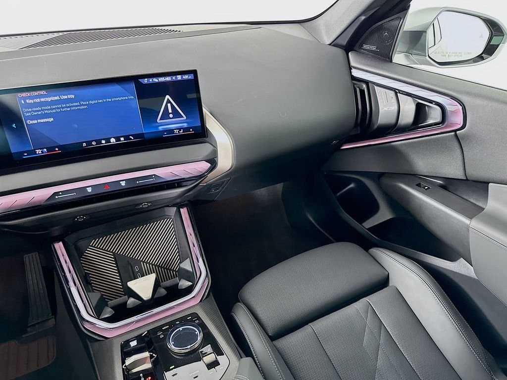 2025 BMW X3 - Image 22
