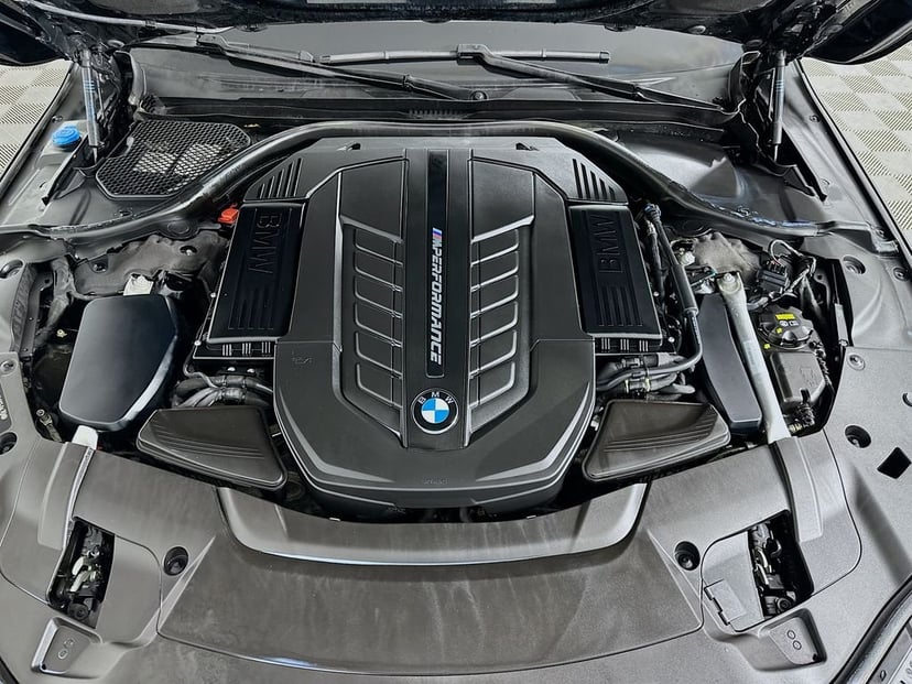 2022 BMW 7 Series - Image 32