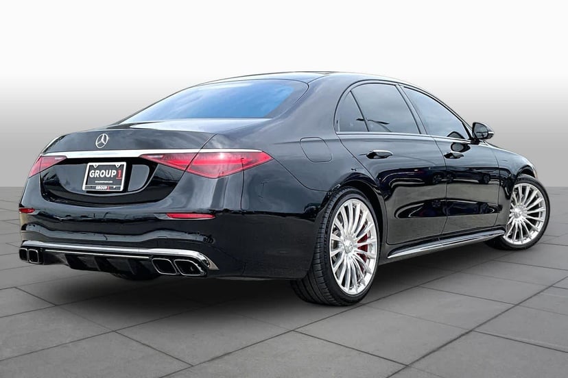 2025 Mercedes-Benz AMG® S 63 E - Image 10