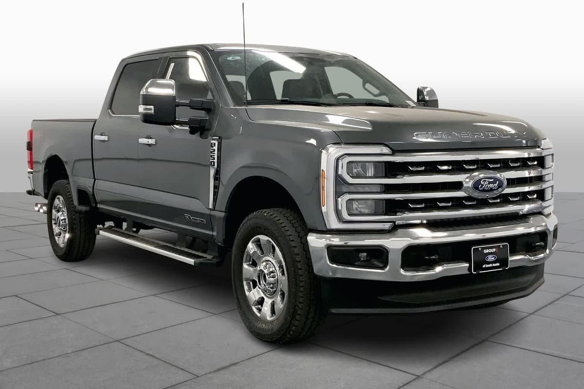 2026 Ford Super Duty - Image 2