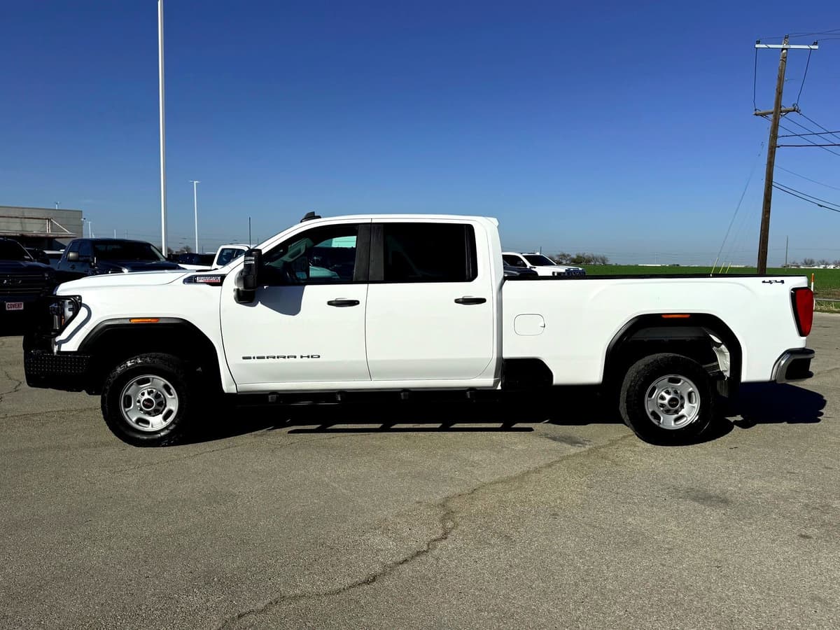 2024 GMC Sierra 2500Hd - Image 10