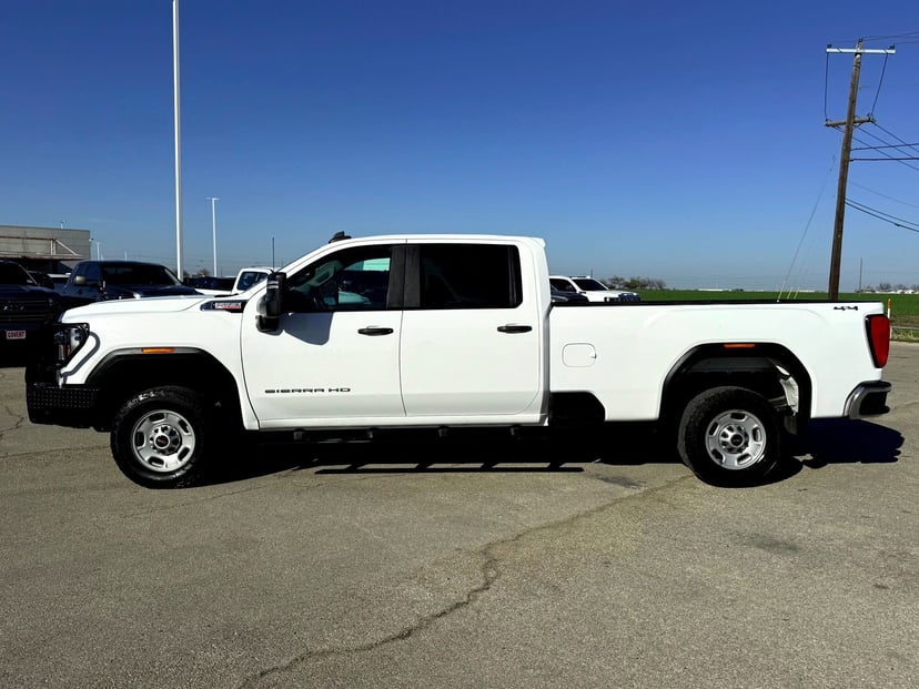 2024 GMC Sierra 2500HD - Image 10