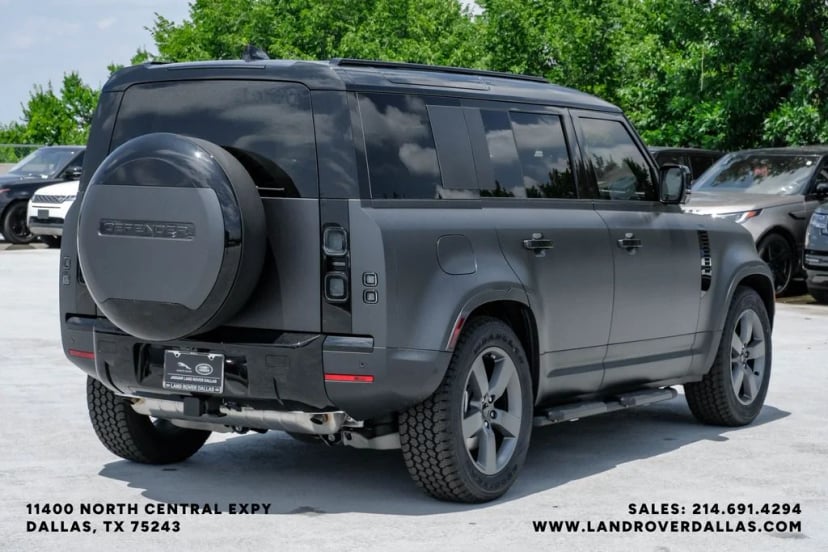 2026 Land Rover Defender 110 - Image 8