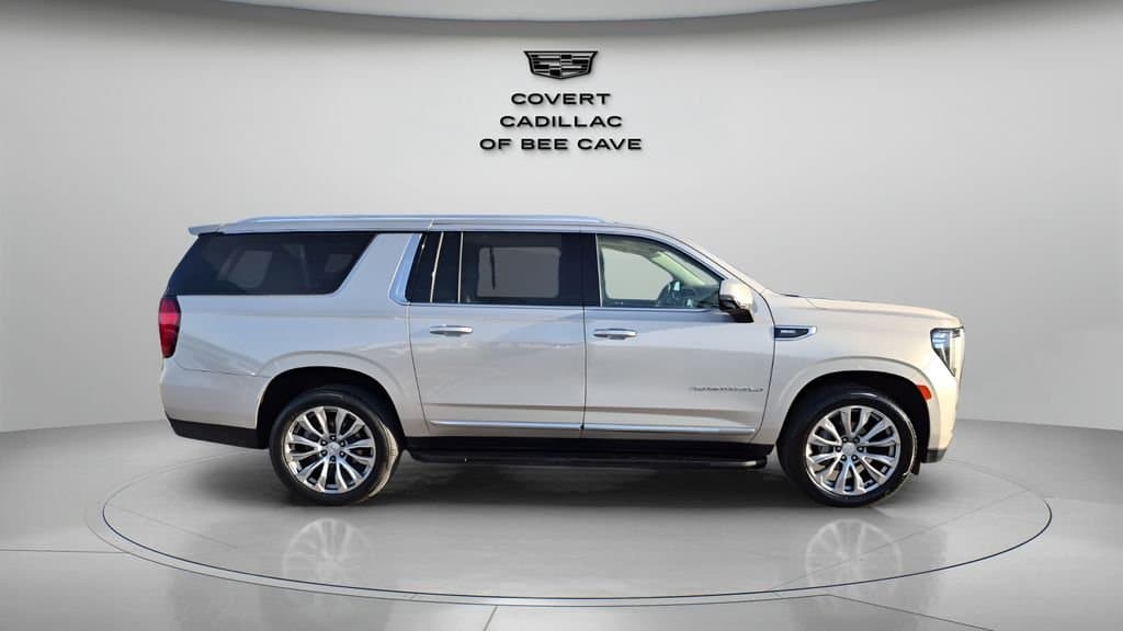 2023 GMC Yukon XL - Image 11