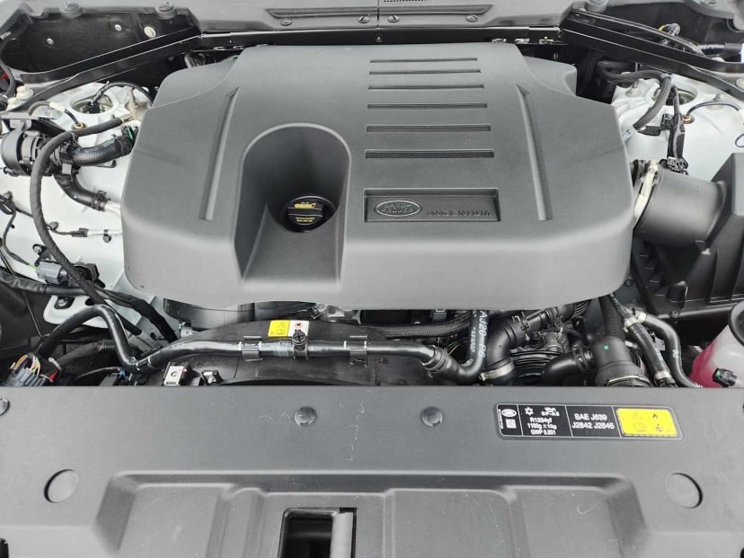 2026 LAND ROVER Defender 130 - Image 32