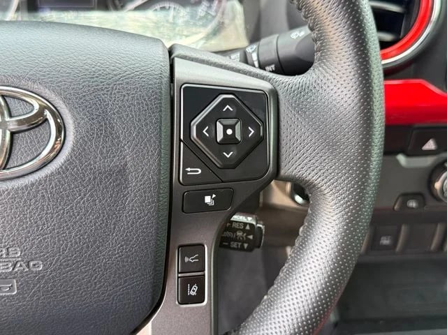 2020 Toyota Tacoma - Image 13
