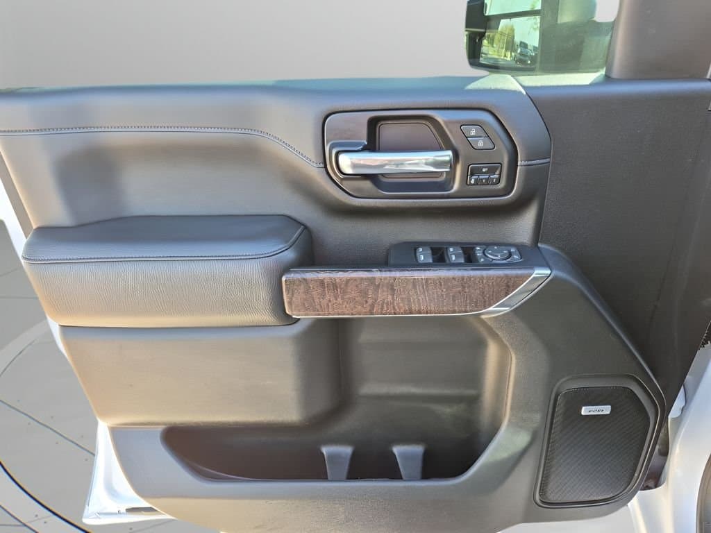 2023 GMC Sierra 2500HD - Image 26