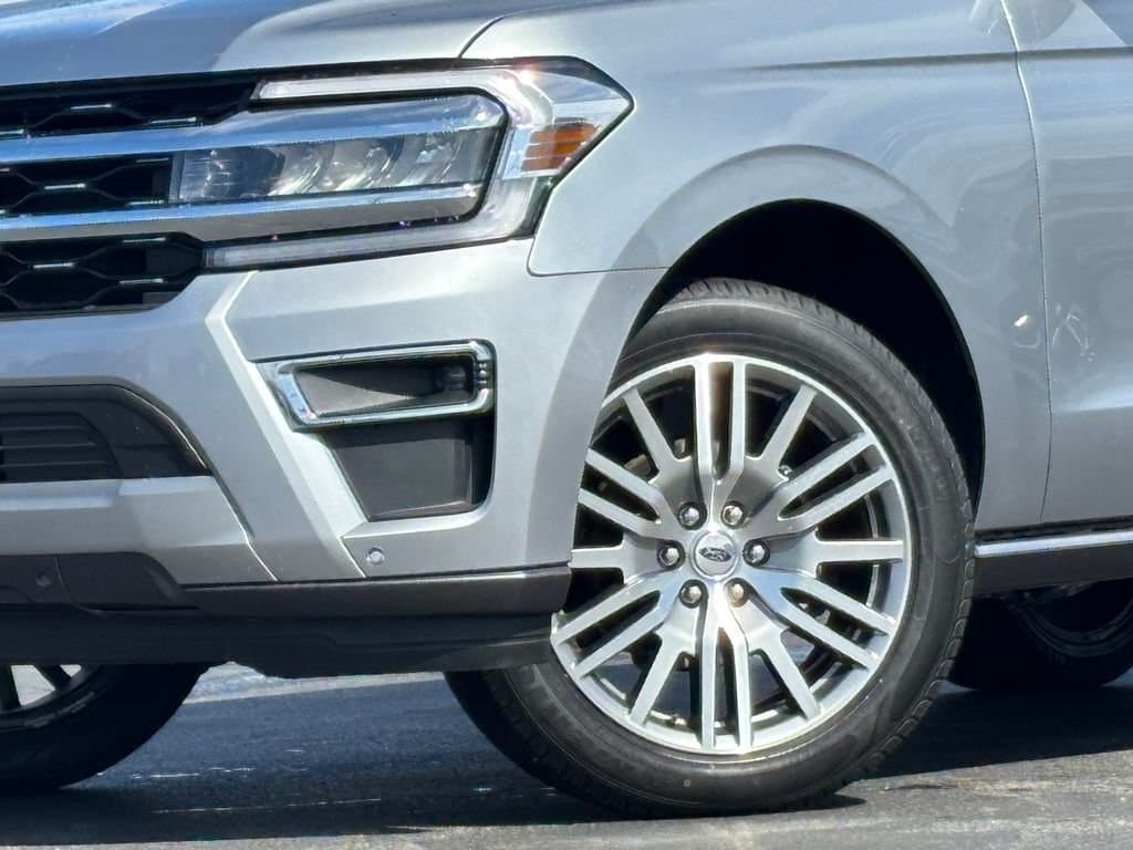 2024 Ford Expedition - Image 2