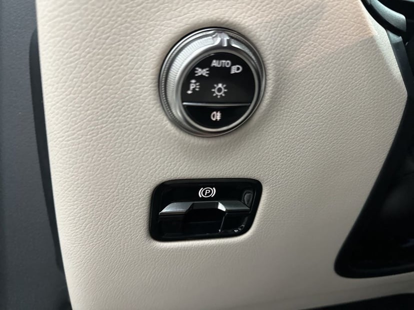 2026 Mercedes-Benz GLC - Image 17
