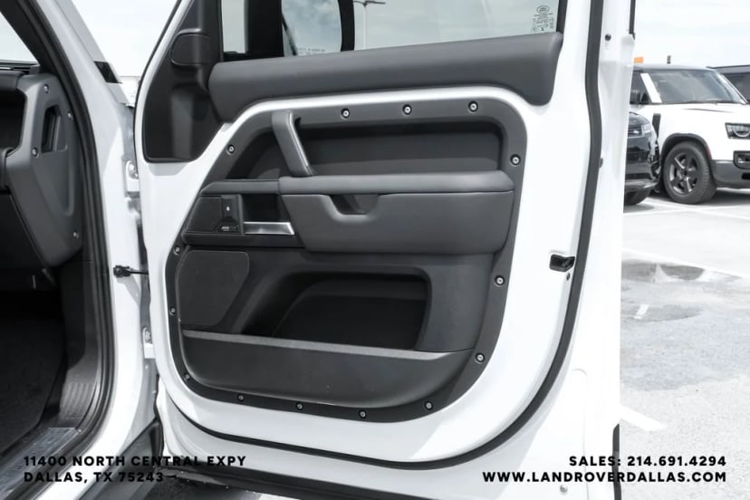 2026 Land Rover Defender 130 - Image 40