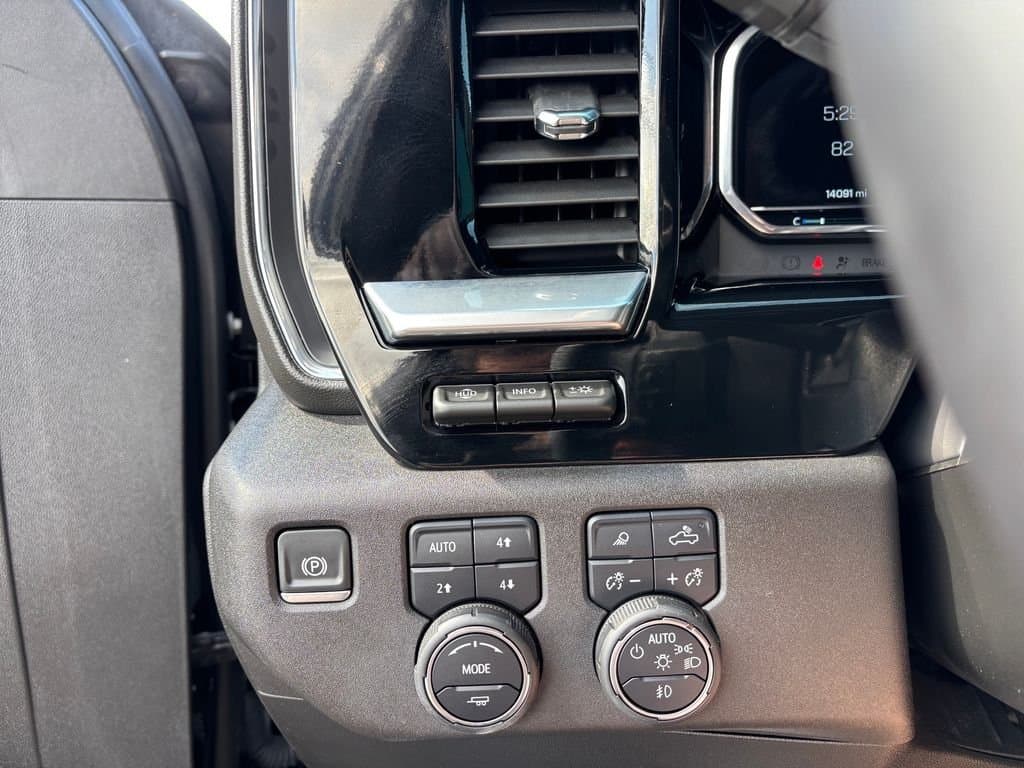 2024 Chevrolet Silverado 1500 - Image 23