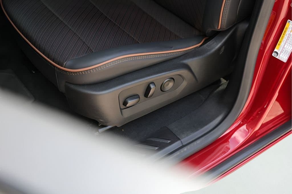 2026 GMC Canyon - Image 11