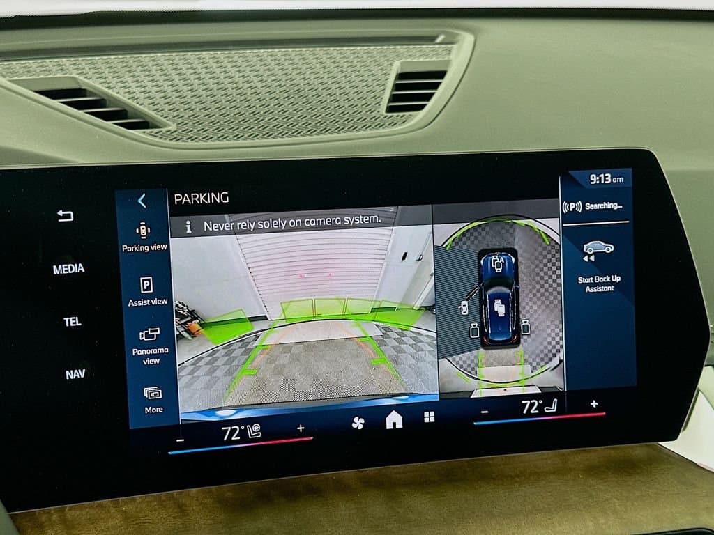 2025 BMW X1 - Image 13