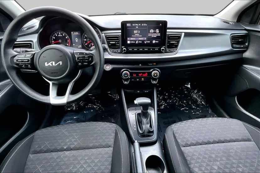 2023 Kia Rio 5-Door - Image 15
