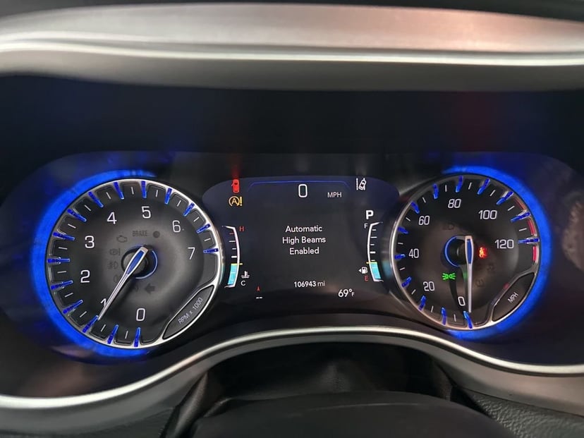 2021 Chrysler Pacifica - Image 10