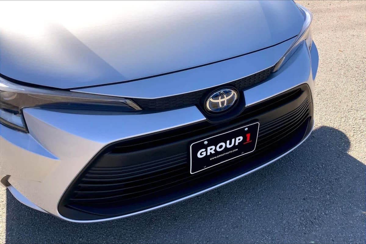 2025 Toyota Corolla - Image 28